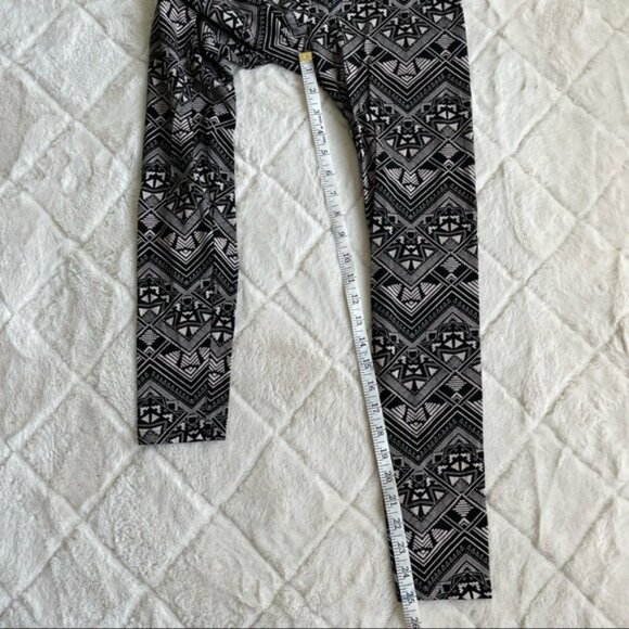 Victoria’s Secret PINK | Printed Yoga Aztec Festival Print Leggings | Size Small - Picture 12 of 13
